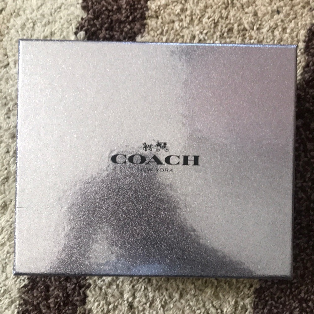 Gray Coach travel set